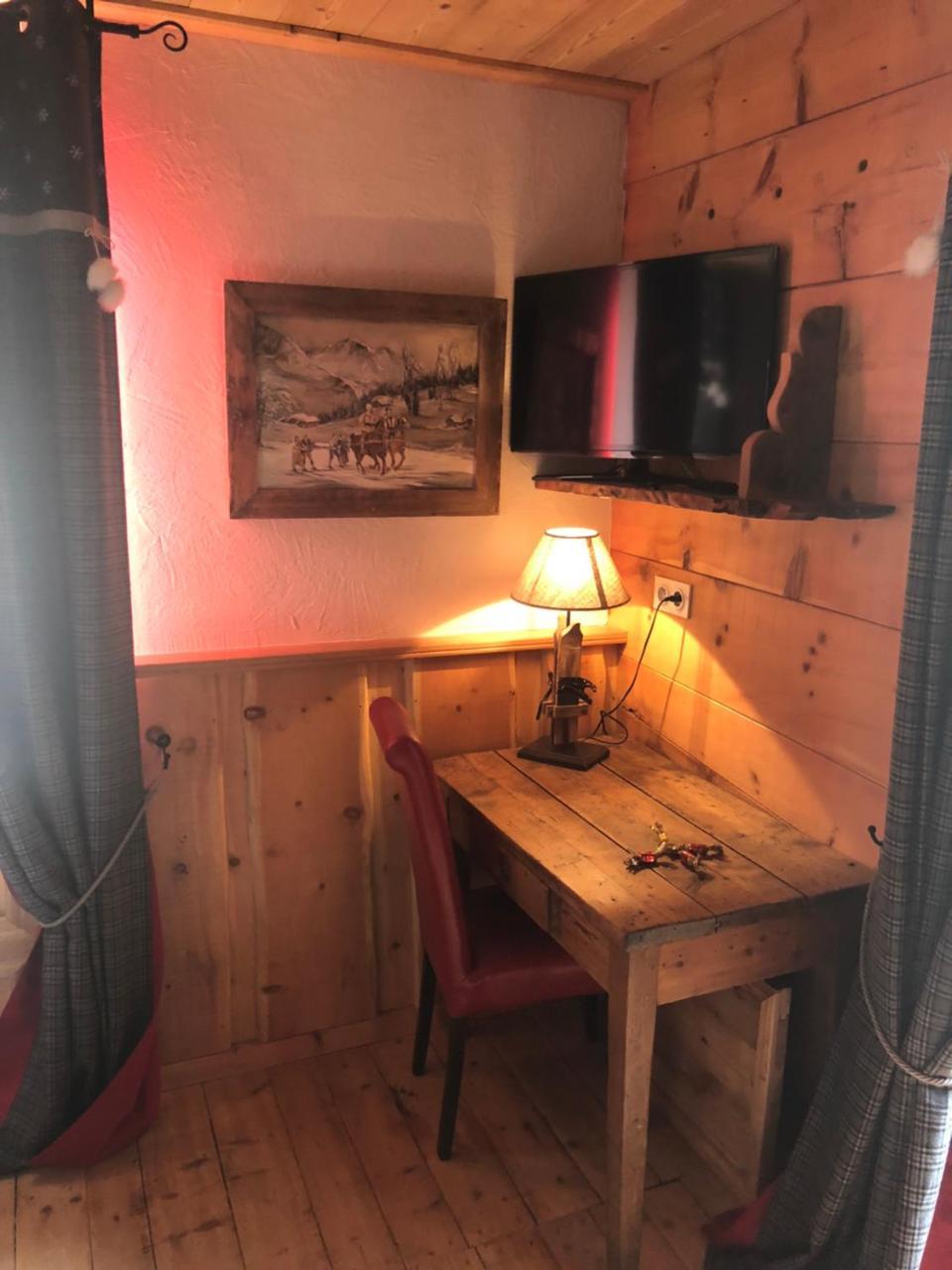 Hotel Restaurant De La Chaussee Briançon Buitenkant foto